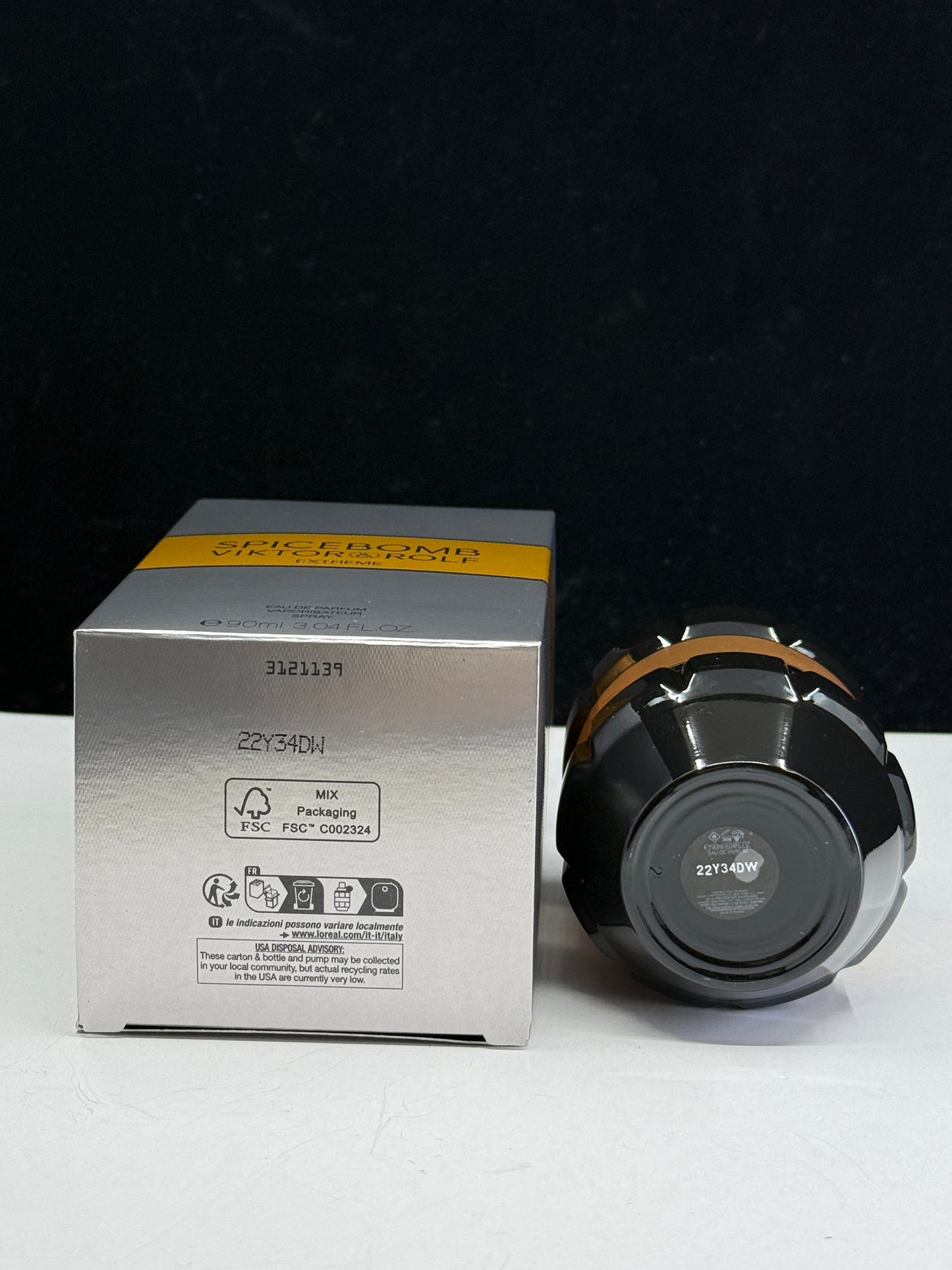 Spicebomb ViktorRolf Extreme Eau De Parfum 3 oz 90 ml (Box Not Perfect)