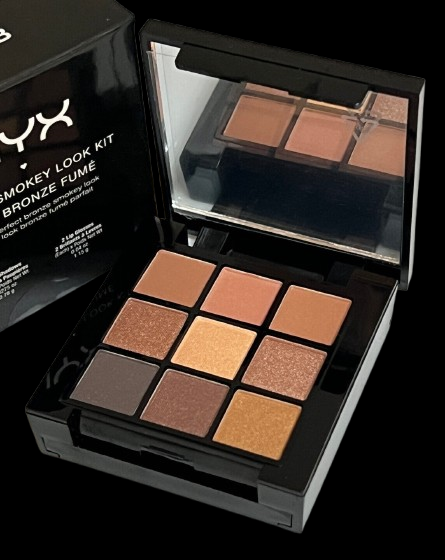 NYX Bronze Smokey Look Kit 9 Eyeshadow /2 Lipglosses New In box
